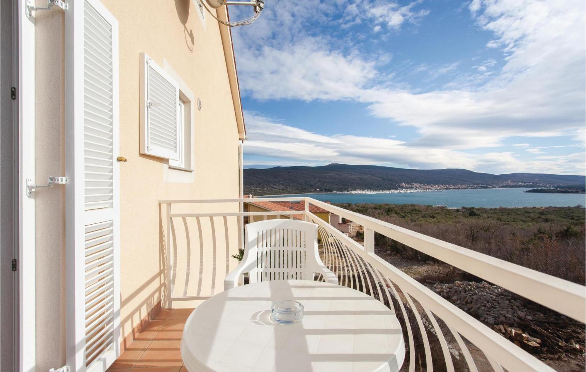 Stunning Apartment In Kornic With House Sea View Eksteriør billede