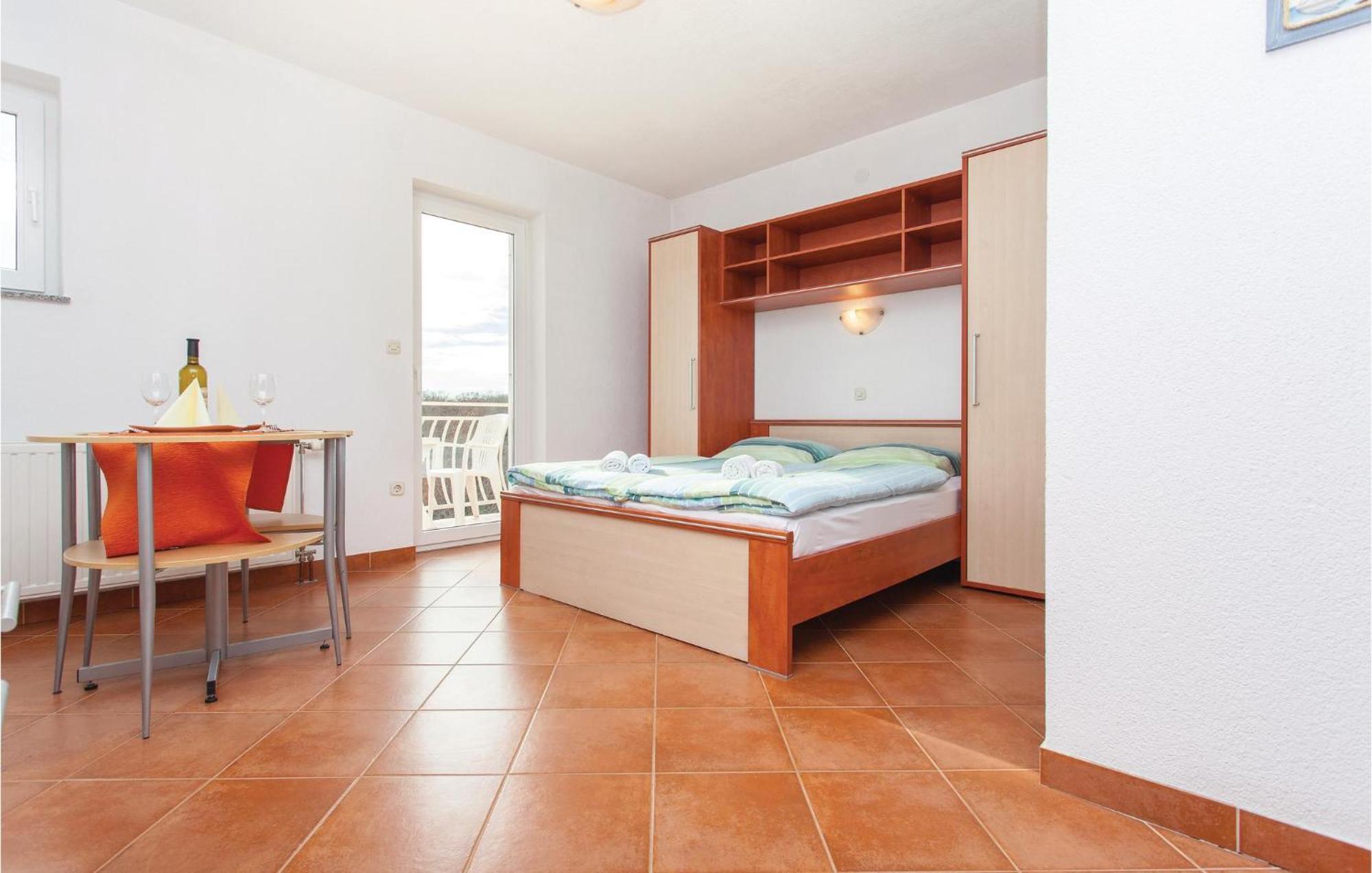 Stunning Apartment In Kornic With House Sea View Eksteriør billede