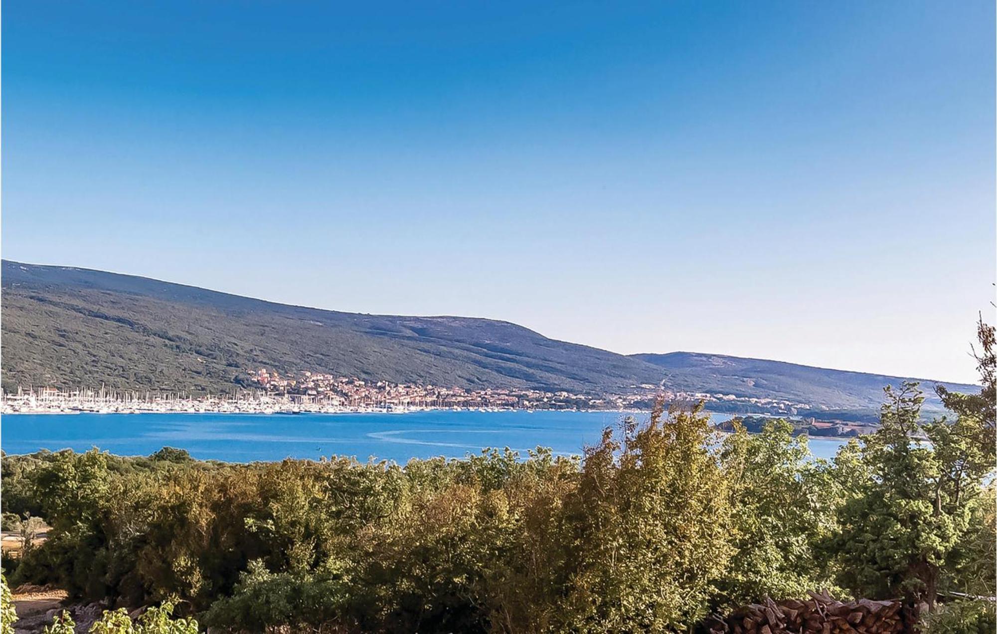 Stunning Apartment In Kornic With House Sea View Eksteriør billede