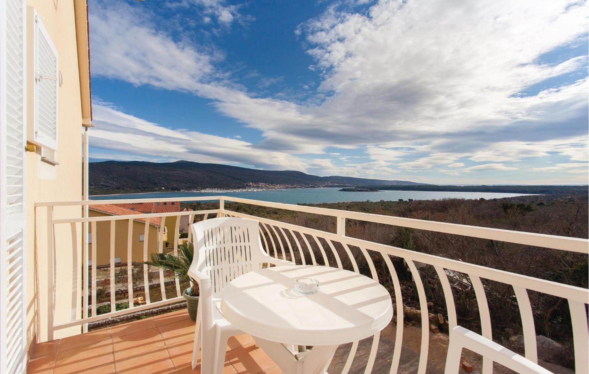 Stunning Apartment In Kornic With House Sea View Eksteriør billede
